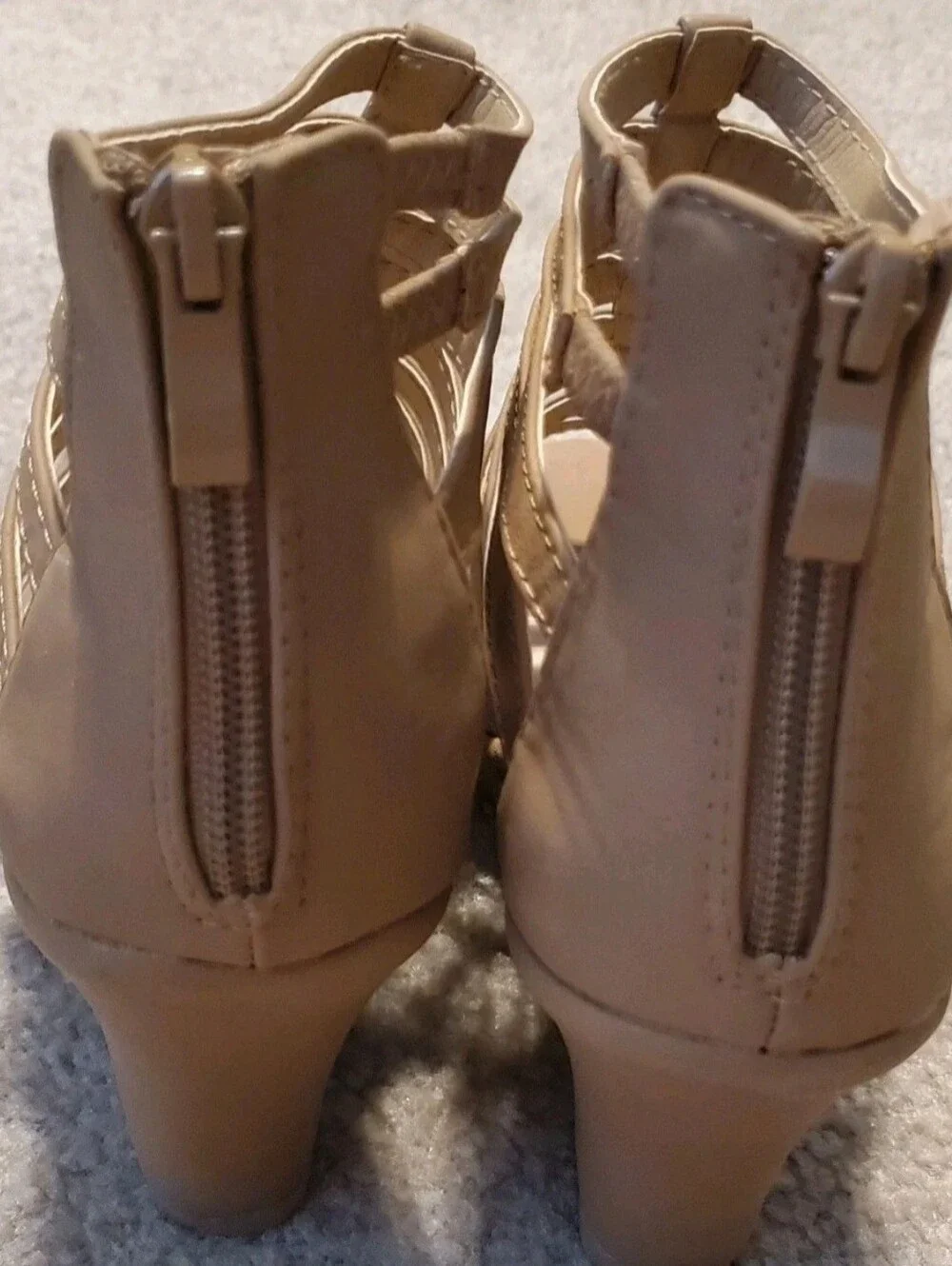 TOP Moda Tan Strappy Wedge Sandals Size 8.5  Only Worn Once
